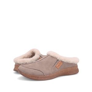 Taos Future size 8 NWT and box very comfortable and very lightweight 8 oz./shoe